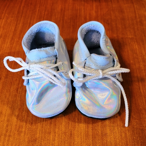 Melted Soles Handmade Sea Shell Moccasins - Picture 3 of 8